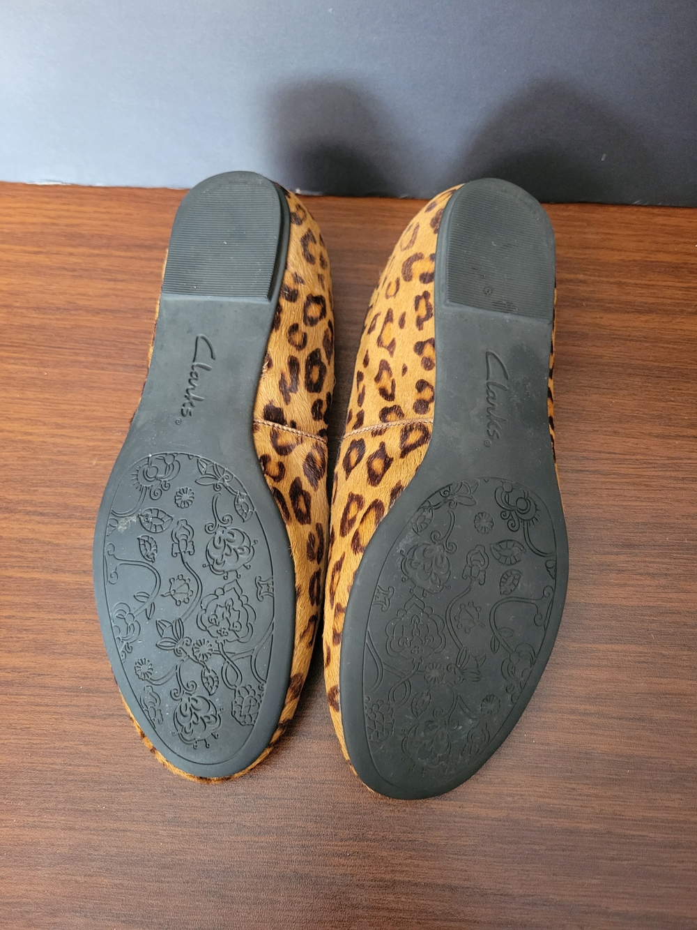 Clarks Leopard Print Hair-On Leather Slip On Shoes Size 5.5 - Picture 11 of 13